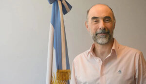 Lee más sobre el artículo Jorge Aliaga: «hay que tomar la decisión de si se afecta un poco la economía para bajar este número de fallecidos por día o seguimos conviviendo con estos números, sistemas de salud”