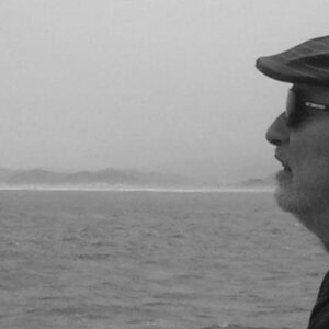 Lee más sobre el artículo Columna de libros: charlamos con Gerardo Burton de su nuevo libro Cantares de junio: bombardeos del 55 en Plaza de Mayo