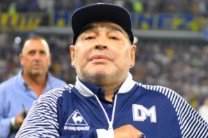 Lee más sobre el artículo Prohíben salir del país a 7 imputados por la muerte de Diego Maradona