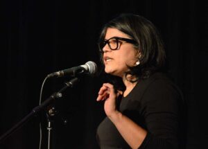 Lee más sobre el artículo Columna de libros con Pablo Montanaro: entrevista a Silvia Mellado, ganadora del Premio Nacional de Poesía