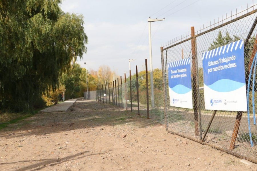 En este momento estás viendo Mariel Bruno: “El sector ya es dominio municipal porque estamos en obras, y tiene un avance del 60%. Esta primera parte, estará lista para septiembre de este año y los vecinos y vecinas podrán acceder a la costa”