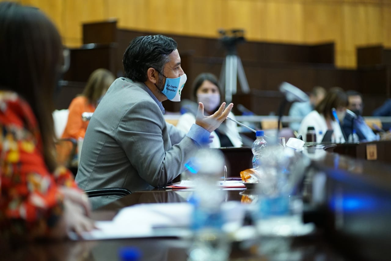 En este momento estás viendo Mariano Mansilla: «la venta de la concesión no es un buen negocio para Neuquén, nosotros no tenemos por qué salvar a la petrolera»