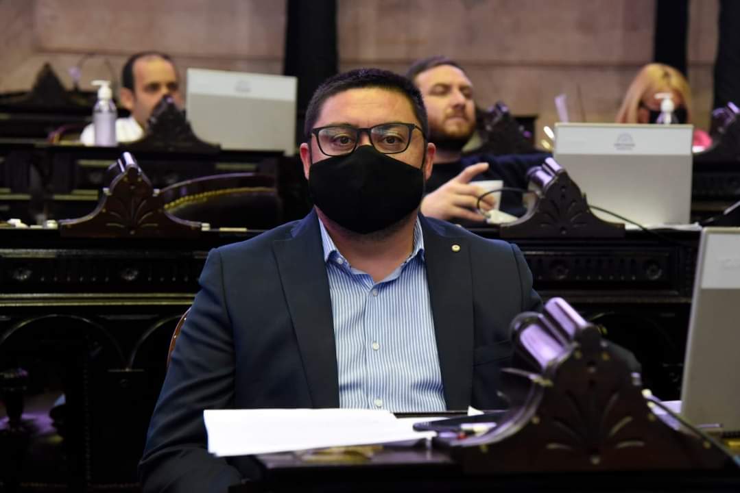 En este momento estás viendo “Vamos a tratar de propiciar la posibilidad de la construcción de una síntesis que exprese a todos los sectores, o en su defecto aprovechar la instancia de las PASO”