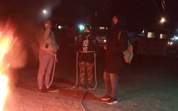 En este momento estás viendo Sin colectivos en la ciudad por el reclamo de cuota alimentaria y los aguinaldos