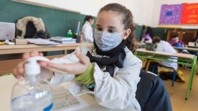 En este momento estás viendo Vuelta a clases con polémica entre el gobierno y Aten