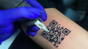 Lee más sobre el artículo Joven se tatuó certificado de vacunación de covid-19