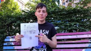 Lee más sobre el artículo Entregan el primer DNI y pasaporte no binarios en un consulado