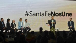 Lee más sobre el artículo En una reñida elección en Santa Fe, mínima ventaja de Losada ante Pullaro