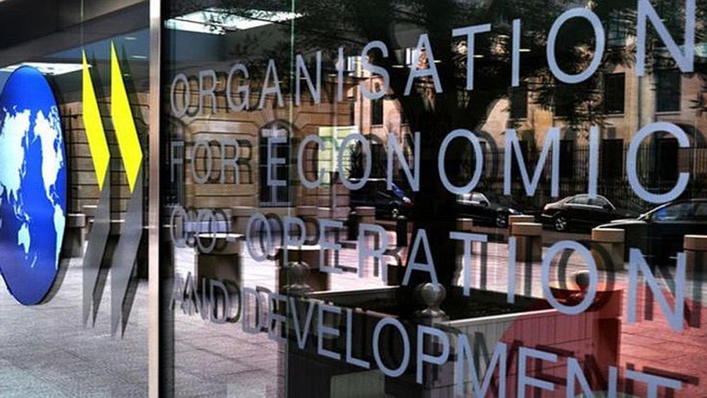 Lee más sobre el artículo Expertos advierten que el impuesto global del 15% beneficiará a los países ricos