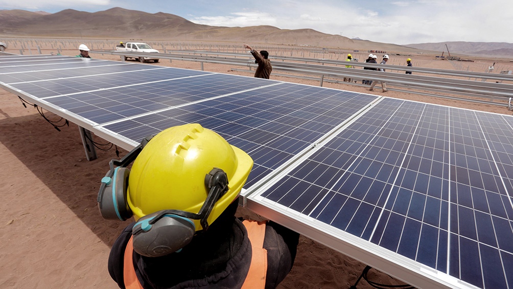 Lee más sobre el artículo Avanza la construcción de la segunda etapa del Parque fotovoltaico Cauchari