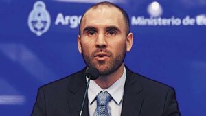 Lee más sobre el artículo Guzmán: «Las cargas de deuda impiden la recuperación y crean una dinámica desestabilizadora»