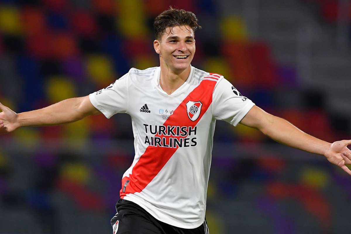 Lee más sobre el artículo Con un póker de Julián Álvarez, River goleó a Patronato en el Monumental