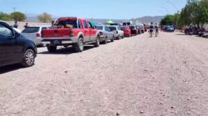 Lee más sobre el artículo Cuatro kilómetros de cola en pos de una entrada para ver a Argentina provocó adelanto de venta