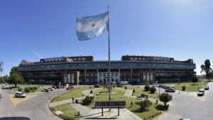 Lee más sobre el artículo El Posadas se convirtió en el primer hospital público del país en hacer psicocirugías