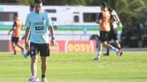 Lee más sobre el artículo Scaloni: «No sé qué piensan Messi y Di María, hay que disfrutarlos ahora»