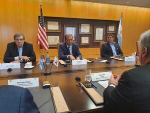 Lee más sobre el artículo La provincia otorgó la concesión hidrocarburífera El Trapial Este a la empresa Chevron