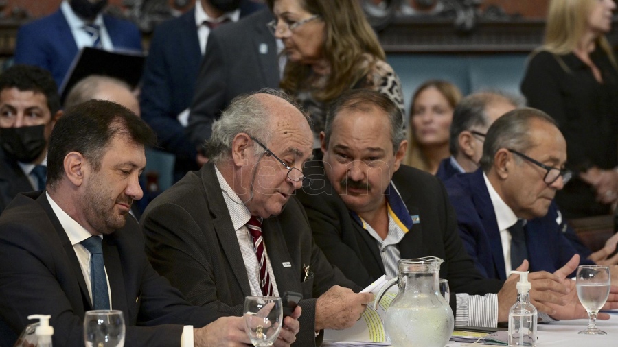 En este momento estás viendo Claves para entender el proyecto para pagar deuda con capital fugado