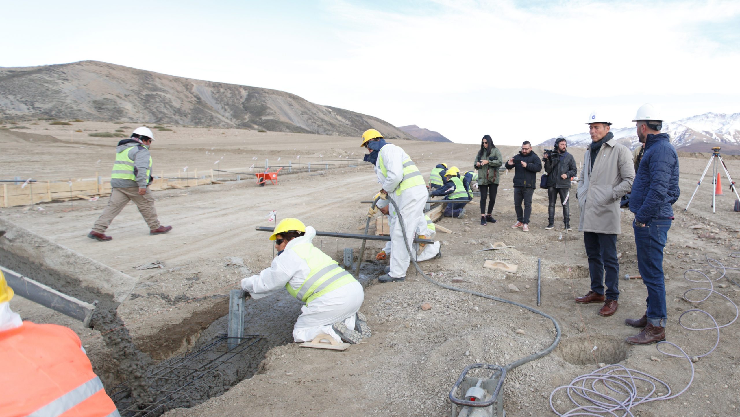En este momento estás viendo “La energía de la etapa inicial de El Alamito, va al Poder Judicial, el primer organismo público que se abastece al 100 % de energías renovables en su dependencia”