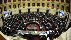 Lee más sobre el artículo Diputados del FdT presentarán un proyecto para establecer un salario básico universal