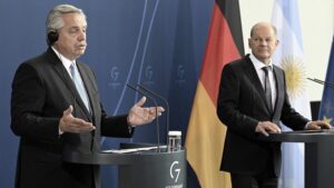 Lee más sobre el artículo En Berlín, Alberto Fernández volvió a proponer alimentos y energía para Europa por las consecuencias de guerra