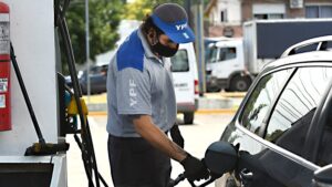 Lee más sobre el artículo Los vehículos con patente extranjera sólo podrán cargar Infinia Diesel a un precio de $240 el litro