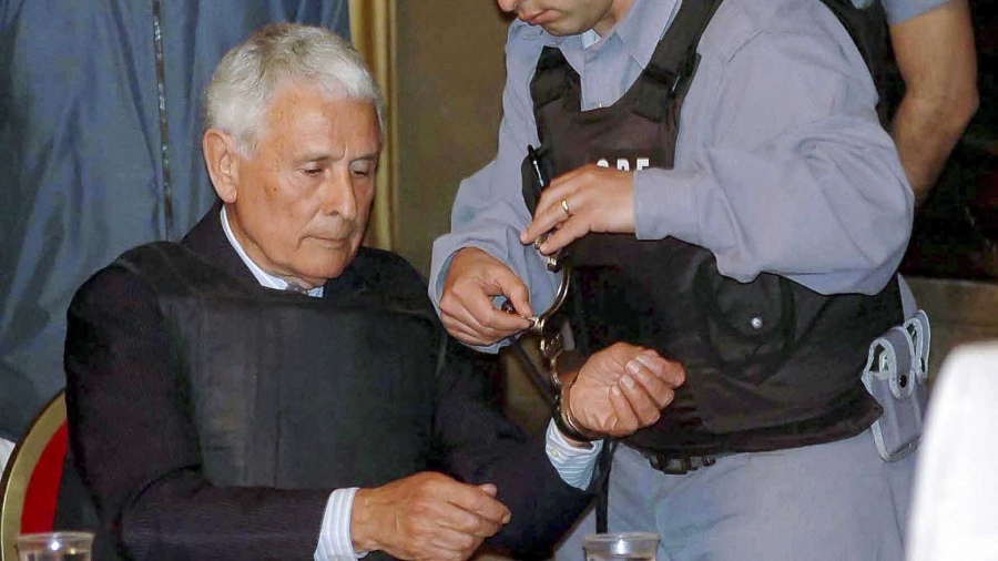 En este momento estás viendo Casación le otorgó prisión domiciliaria a Miguel Etchecolatz y a otros dos represores
