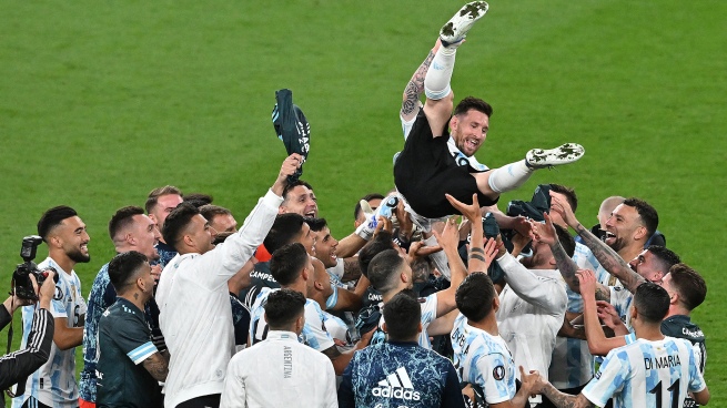 En este momento estás viendo Supercampeón: Argentina, con una gran noche de Messi, goleó a Italia