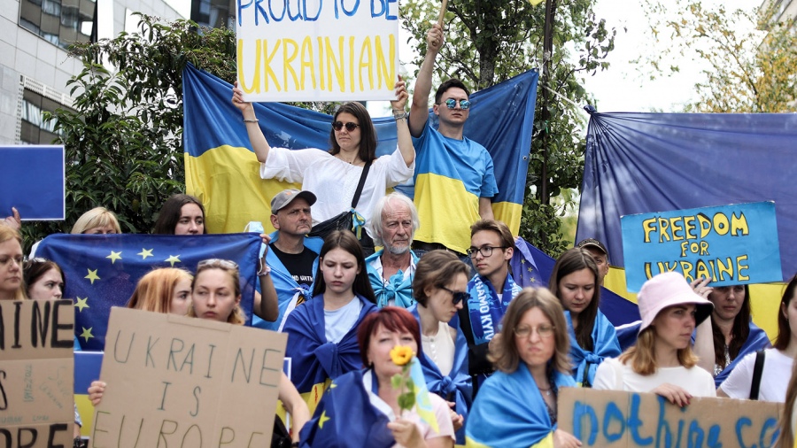 Lee más sobre el artículo La UE le otorgó a Ucrania y a Moldavia el estatuto de candidatos a la adhesión