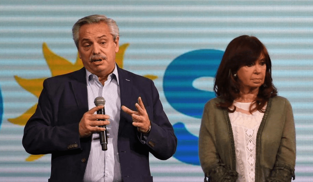 En este momento estás viendo Alberto Fernández y Cristina Kirchner encabezarán el acto por los 100 años de YPF