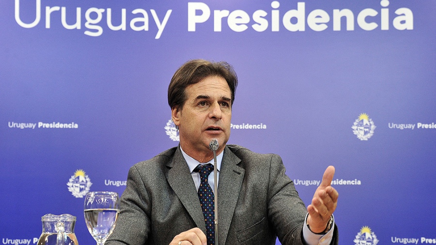 Lee más sobre el artículo Habrá TLC «con China y después con otros países», dijo Lacalle Pou
