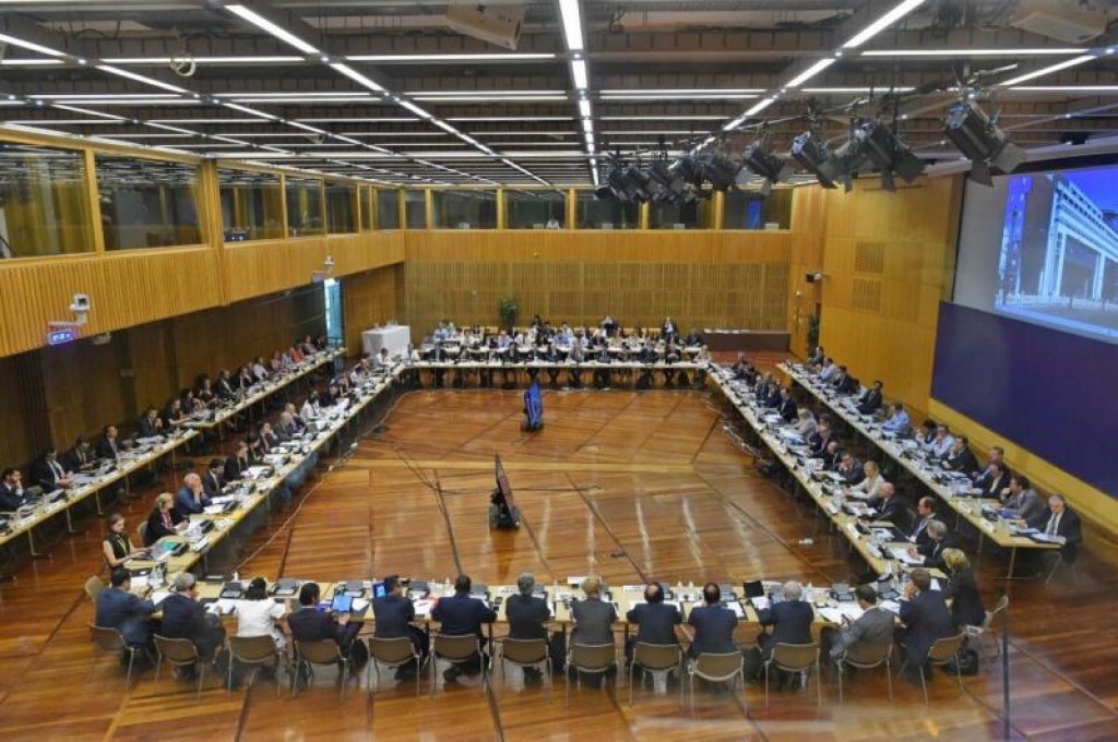 En este momento estás viendo Se suspendió, sin nueva fecha, la reunión prevista con el Club de París para la renegociación de la deuda