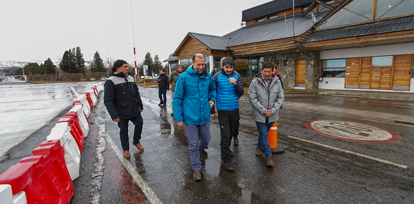 En este momento estás viendo Gutiérrez inauguró las mejoras del aeropuerto Chapelco
