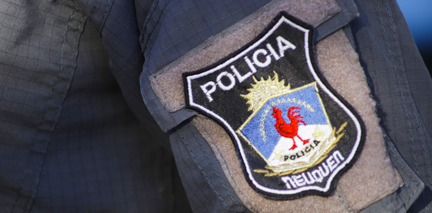 En este momento estás viendo Aprueban medida para quitar el arma a policías denunciados por violencia de género o intrafamiliar