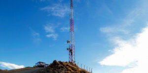 Lee más sobre el artículo Villa El Chocón contará con un nuevo tendido de fibra óptica