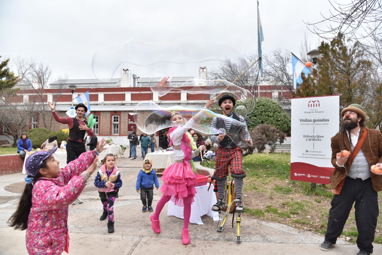 En este momento estás viendo Con feria, música en vivo y el Paseo de los Museos comenzaron las actividades de “Cultura sos vos”