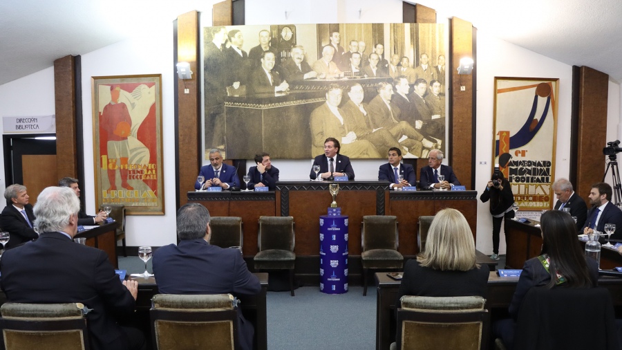 En este momento estás viendo Mundial 2030: Uruguay, Argentina, Paraguay y Chile lanzaron la candidatura en conjunto