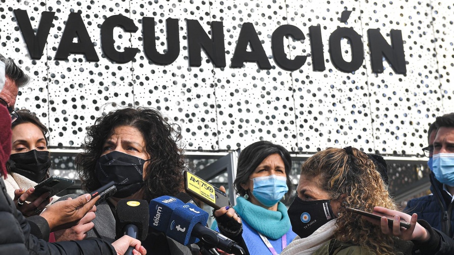 En este momento estás viendo Vizzotti encabezó el inicio de la campaña de vacunación pediátrica