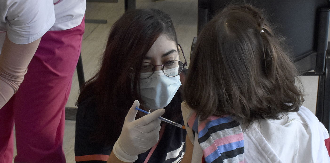 En este momento estás viendo Comenzó la vacunación pediátrica contra el COVID-19 en bebés a partir de los 6 meses