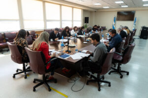 Lee más sobre el artículo Hoy hay sesión en la Legislatura y entran  importantes proyectos de ley