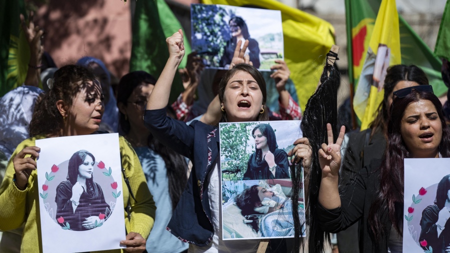 Lee más sobre el artículo Irán: la policía promete una firme represión de las protestas por la muerte de Mahsa Amini