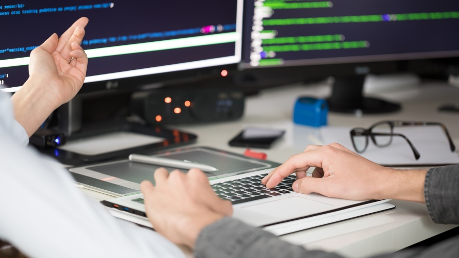 Lee más sobre el artículo La propuesta del Gobierno para formar 70.000 programadores en un año