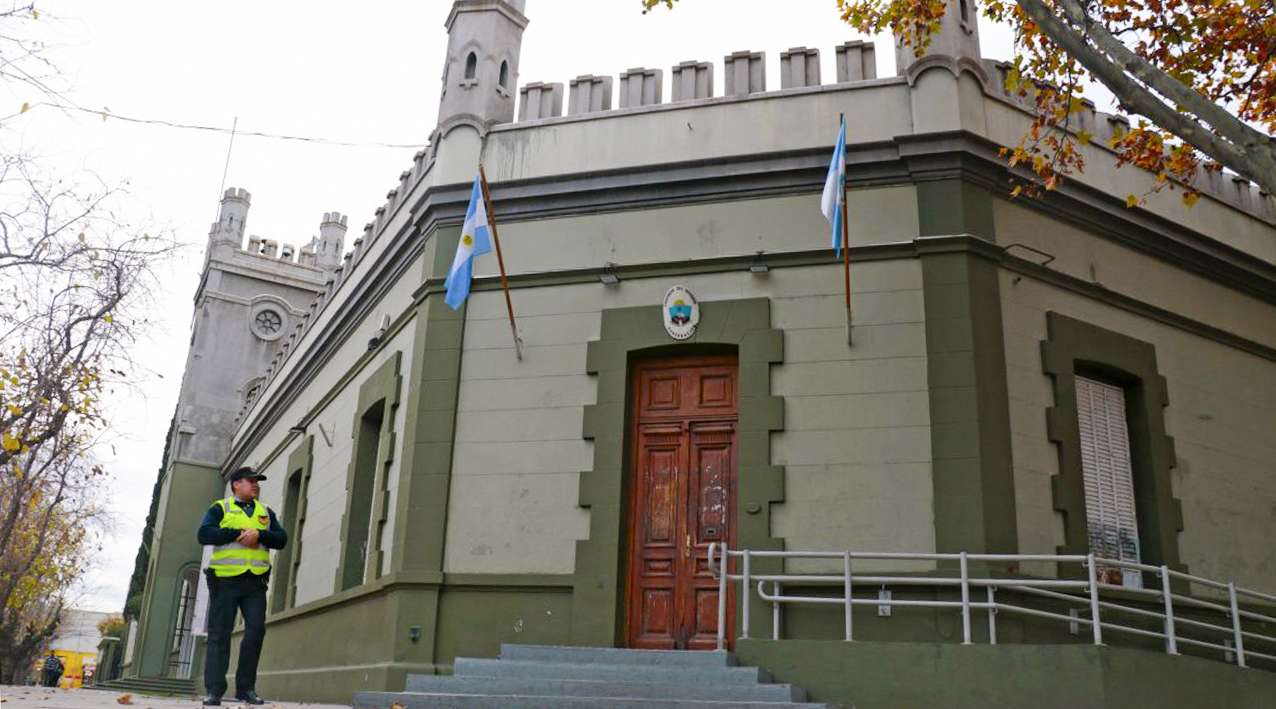En este momento estás viendo Declaran dos días de duelo provincial por los tres trabajadores fallecidos en Plaza Huincul