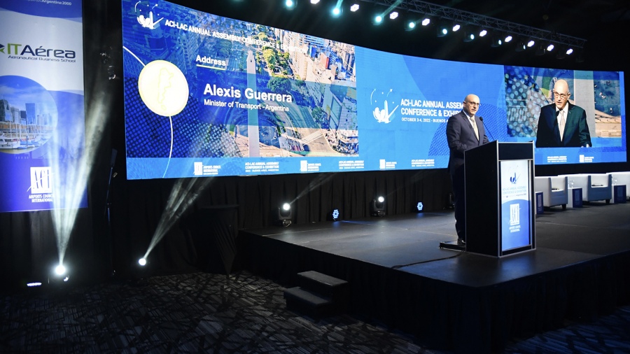 Lee más sobre el artículo El Gobierno anunció inversiones en aeropuertos por $ 56.700 millones