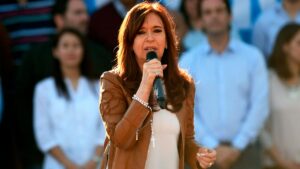 Lee más sobre el artículo Sobreseyeron a Cristina en una causa vinculada al caso Cuadernos