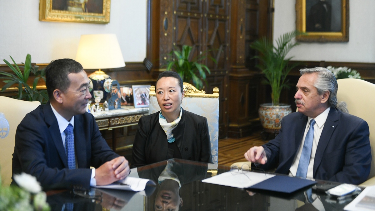 En este momento estás viendo Fernández recibió a autoridades de una gran empresa china que invertirá en nuestro país