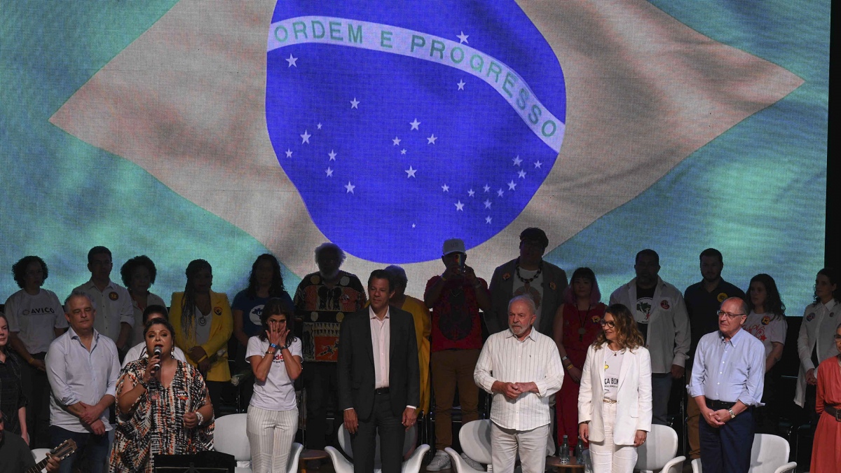 En este momento estás viendo Lula desafió a Bolsonaro a tener «un minuto de sensatez» y aceptar el resultado electoral