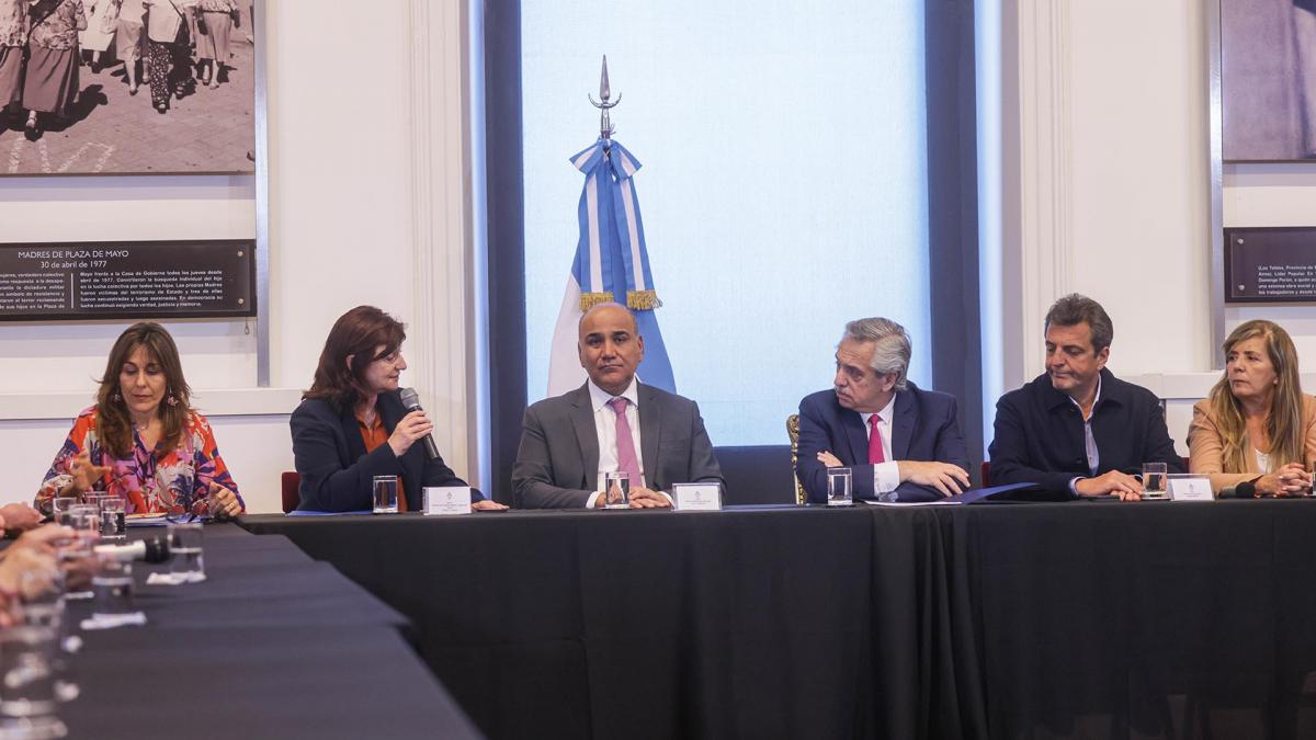 En este momento estás viendo Acordaron un aumento del 20% del salario mínimo en cuatro tramos