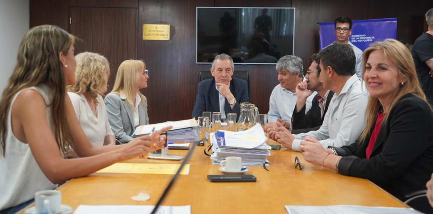 Lee más sobre el artículo Se realizó la apertura de sobres para la construcción de un nuevo centro de salud en Villa El Chocón