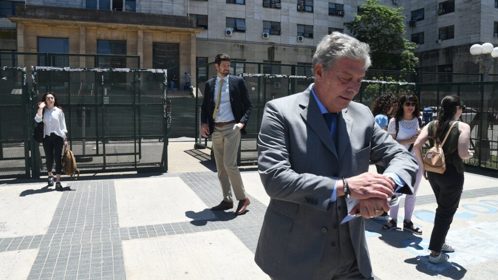 En este momento estás viendo Ubeira: «Los chats muestran que se han perdido los márgenes mínimos de la vergüenza»