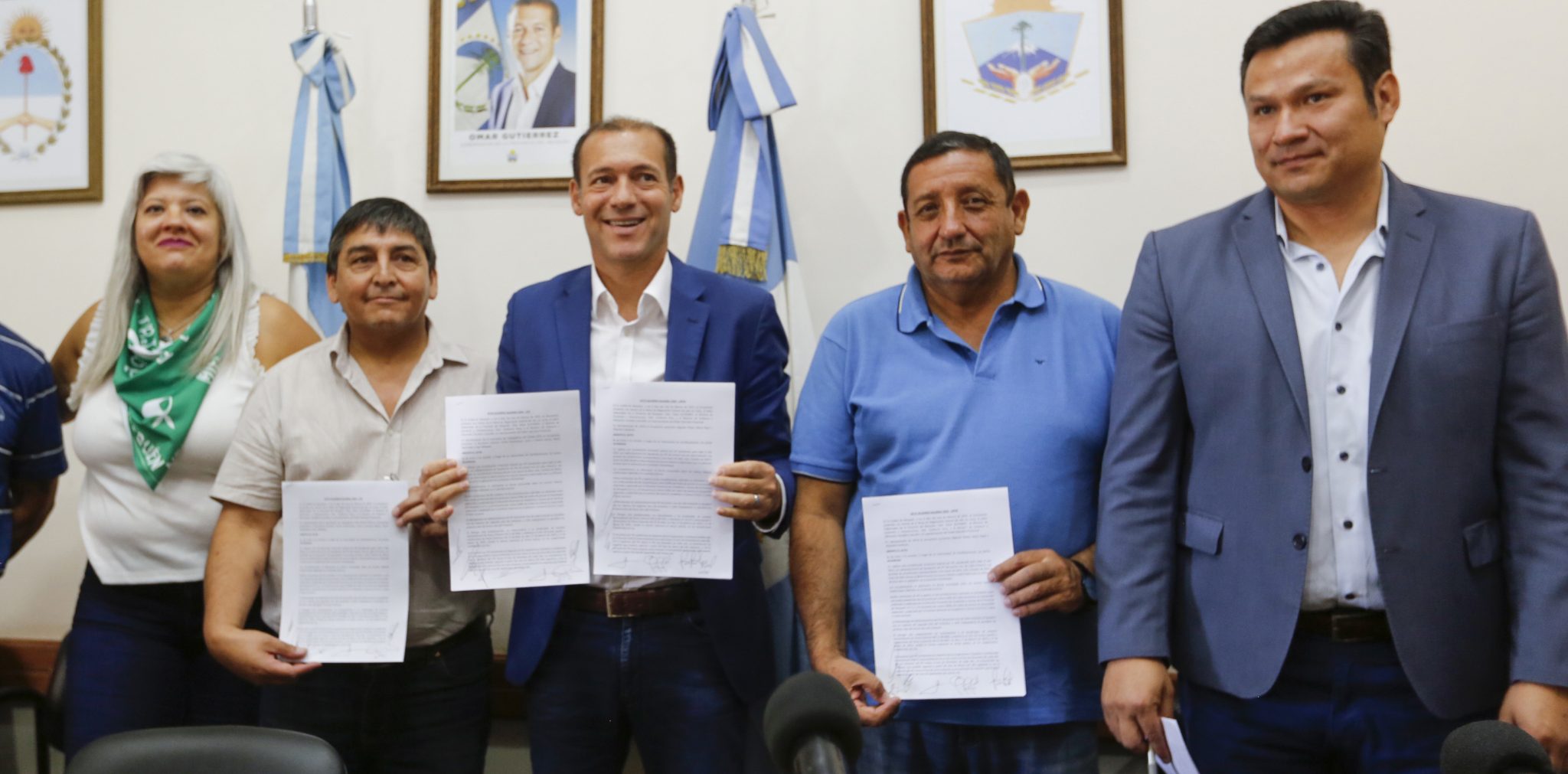 Lee más sobre el artículo El gobierno y los gremios estatales firmaron el acuerdo de incremento salarial anual